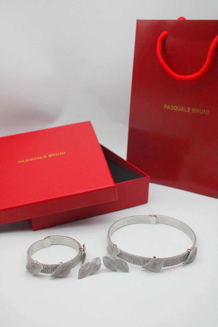 Master branded accessories 

Ask Price WhatsApp

0568585901
0507557372

Zain122
♥️♥️♥️