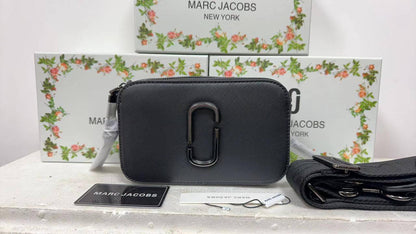 Marc Jacobs

withbox 
🎁🎁🎁

95 dhs💓

Zain143
♥️♥️♥️