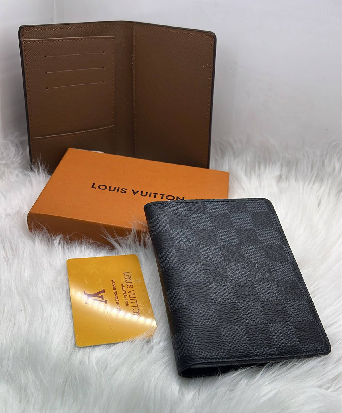 Gucci
Lv

50 dhs🇦🇪🇦🇪

Zain182
♥️♥️♥️