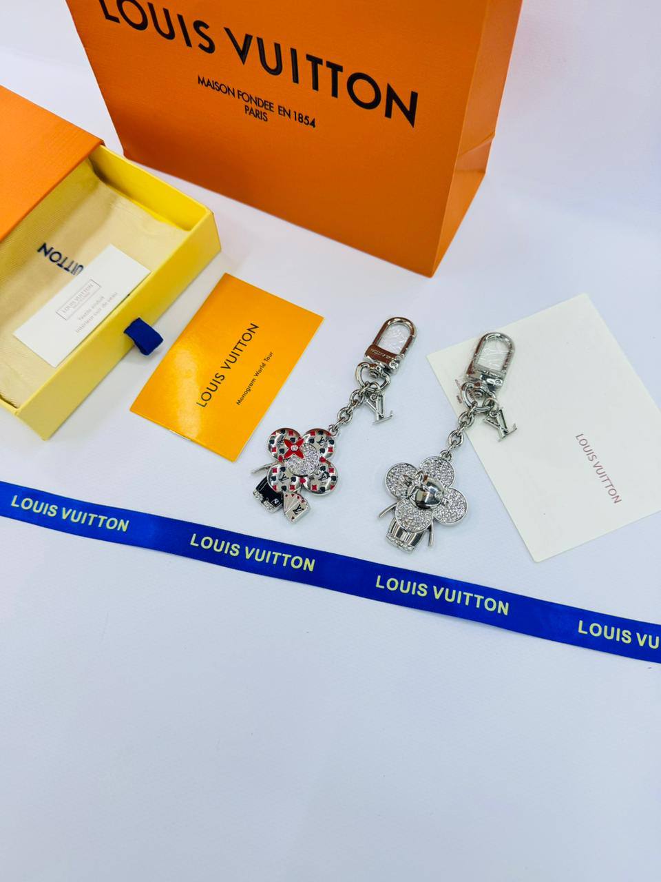 *Key Chain ❤️‍🔥*
Master quality 💯
With normal boxes 📦 
45 dhs✅
With master box 🗃️ 
70 dhs✅

Zain216
♥️♥️♥️