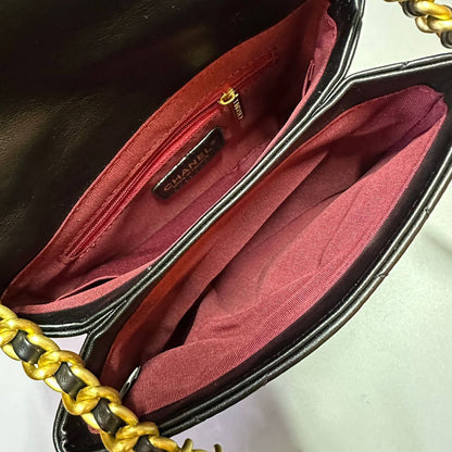 CHANEL
 HIGH QUALITY 
WITH BOX 
🎁🎁🎁

110 dhs✅

Zain295
♥️♥️♥️