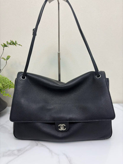 CHANEL 

re stokes 

340 dhs 🇦🇪🇦🇪🇦🇪

40cm

Zain228
♥️♥️♥️