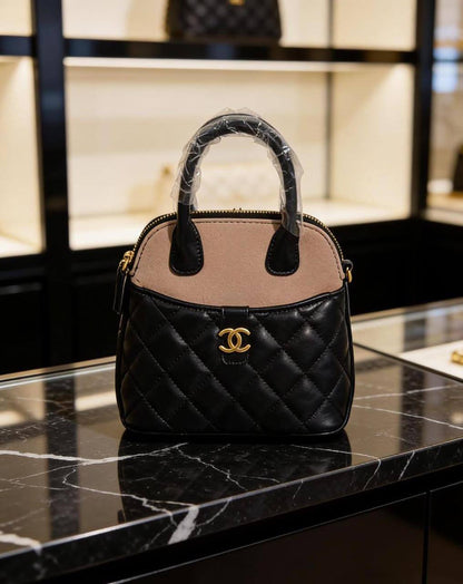 Chanel
110 dhs✅
with box
Size:18.5/718

Zain07
♥️♥️♥️