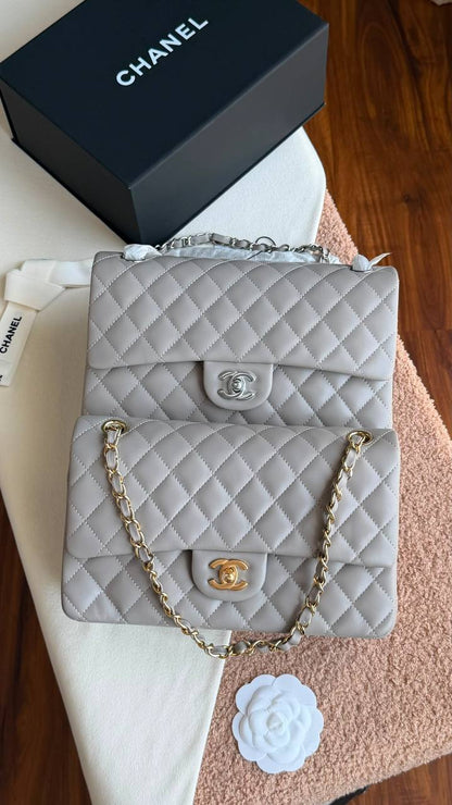 NEW 
CHANEL Classic
*SiZe 25 CM*
*✨VIP QUALITY✨*
*with complete packing*🎁
For Price 👇 WhatsApp✅
0568585901 
0507557372
0552275751 Owner Zain 👌

Zain280
♥️♥️♥️