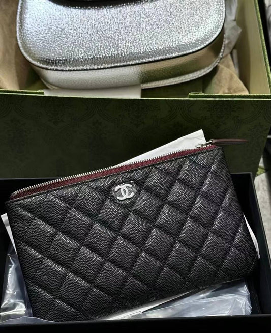 NEW✨CHANEL✨
SUPER MASTER QUALITY🫶
WITH FULL PACKAGING🎁
650 dhs🪙💚

Zain255
♥️♥️♥️