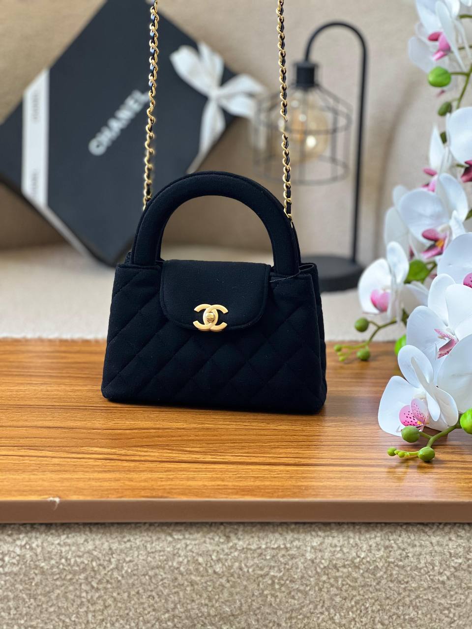 *CHANEL*
*19cm*
*Available Now*
For Price 👇 WTSP Text Zain 0568585901

Zain257
♥️♥️♥️