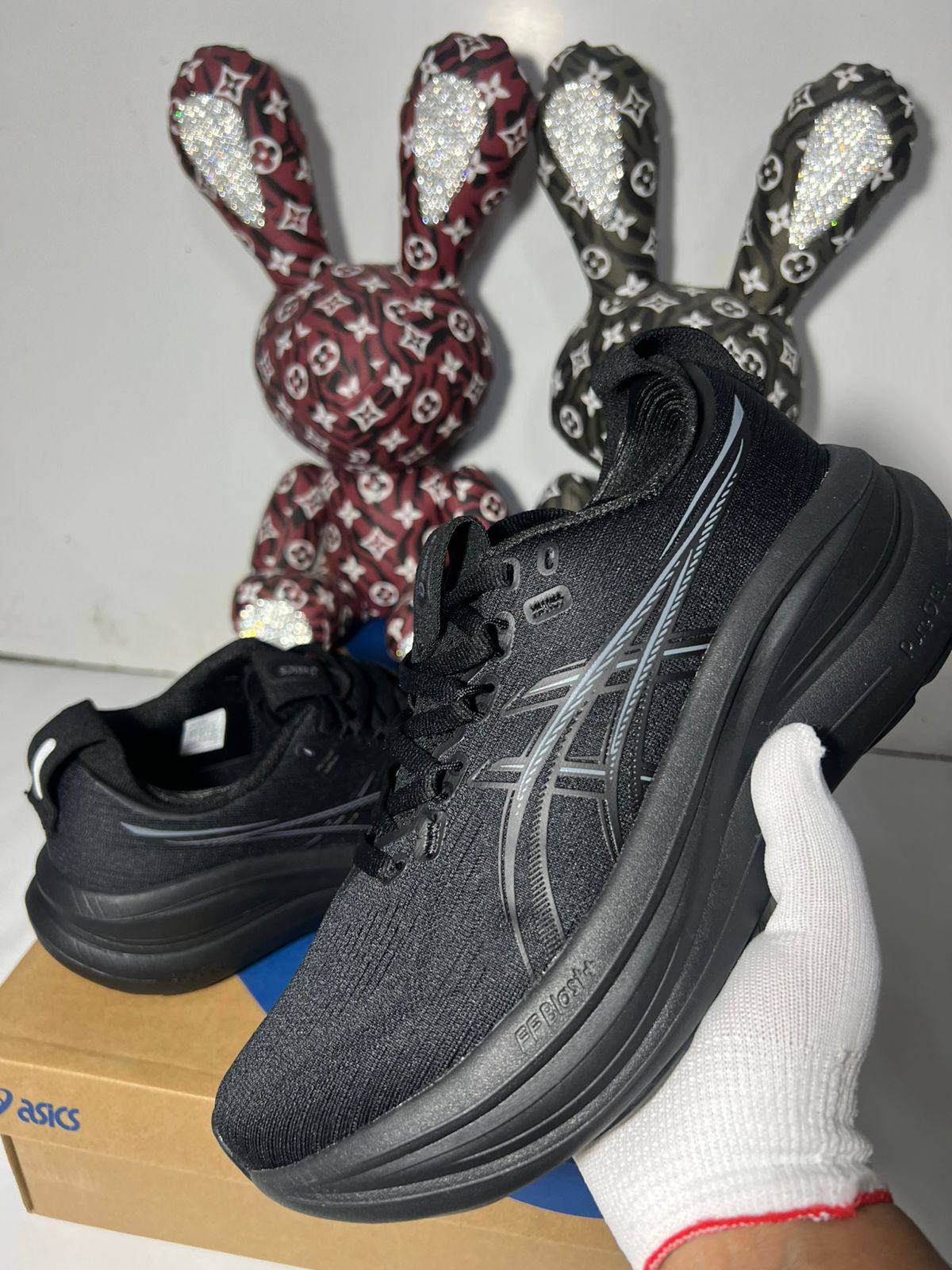 Asics Gel-Nimbus 28 Black/Graphite. 
36-45 AVAILABLE 🤩
210 dhs❣️

Zain242
♥️♥️♥️