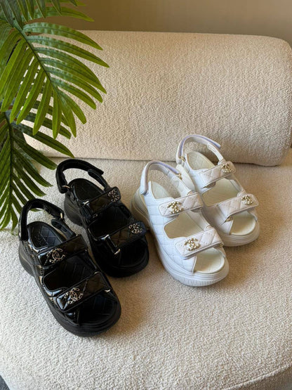 CHANEL 
SuperMaster Quality 💯
450 dhs✅
Size: 36-41💥

Zain171
♥️♥️♥️