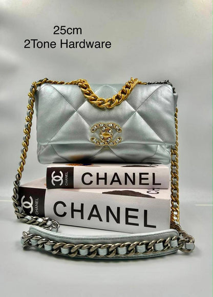 Chanel
metallic silver 

Flap Bag featuring mixed gold and silver-tone hardware.❤️❤️


For Price 👇 WhatsApp✅
0568585901 
0507557372
0552275751 Owner Zain 👌

Zain71
♥️♥️♥️