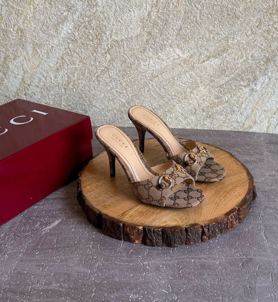 GUCCI 
SuperMaster Quality 💯
550 dhs🇦🇪🇦🇪 only big & high Heel
450 dhs🇦🇪🇦🇪 other 

Size: 36-41💥

Zain171
♥️♥️♥️