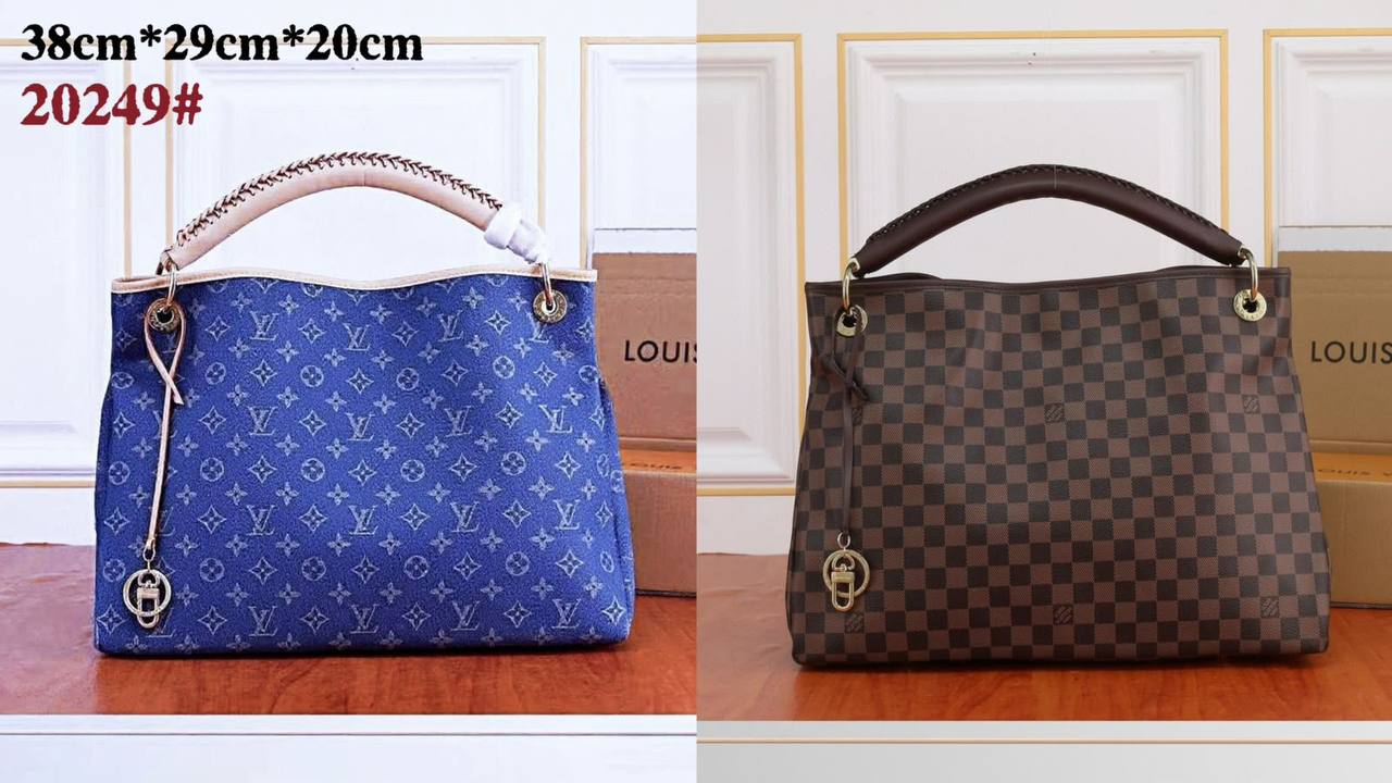 LV 
GOOD QUALITY 
120 dhs✅

Zain39
♥️♥️♥️