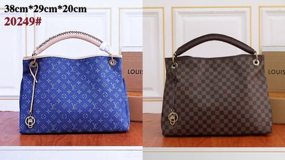 LV 
GOOD QUALITY 
120 dhs✅

Zain39
♥️♥️♥️