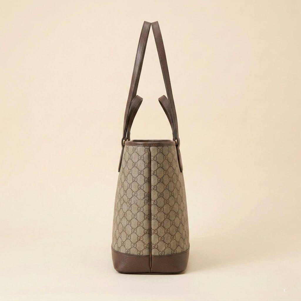 GUCCI ᴏᴘʜɪᴅɪᴀ ᴍᴇᴅɪᴜᴍ
ᴛᴏᴛᴇ ʙᴀɢ GG sᴜᴘʀᴇᴍᴇ
ɢᴏʟᴅ ʜᴀʀᴅᴡᴀʀᴇ
sɪᴢᴇ: 40 cm
ɴᴏ ʙᴏx

90 dhs✅

Zain31
♥️♥️♥️