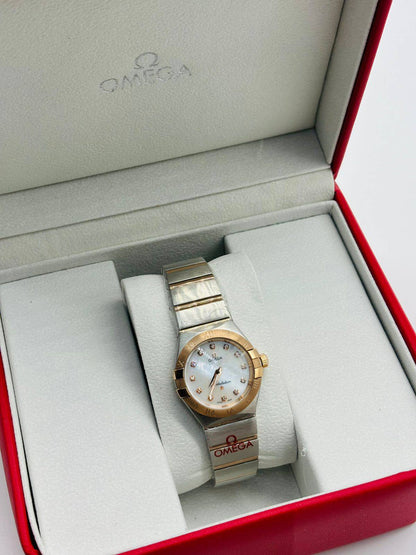 OMEGA LADY 
_Women's ... New style.

270 dhs❣️
____WITH BOX ______❒
🎁🎁🎁

Zain108
♥️♥️♥️