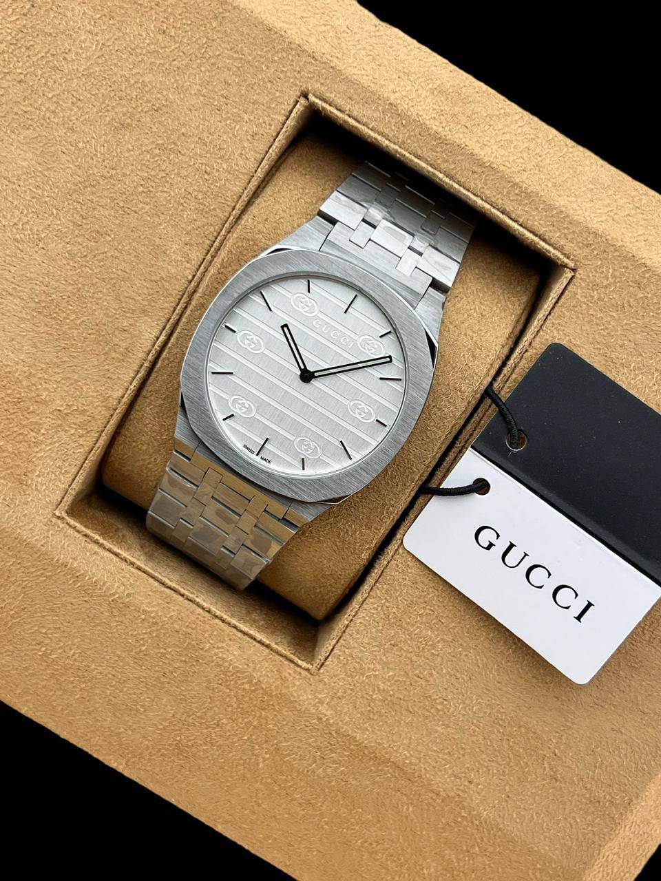 Gucci 
for men good quality 
190 dhs❤️

Zain59
♥️♥️♥️