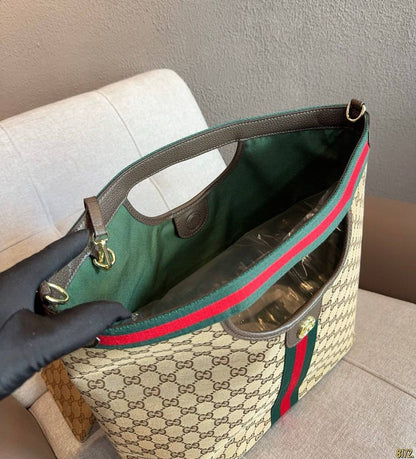 GUCCI 
COPY ONE 
150 dhs💓

Zain39
♥️♥️♥️
