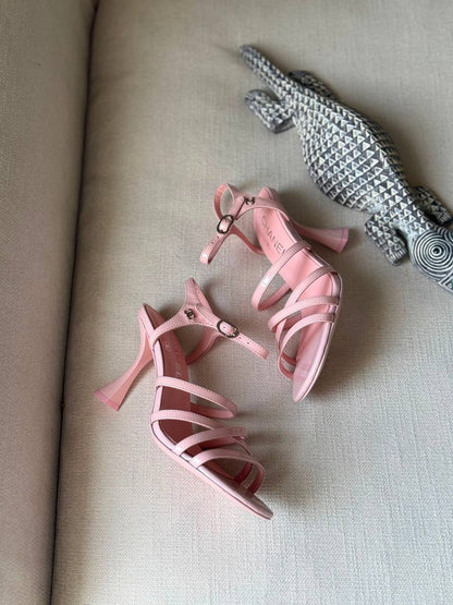 Chanel
AA Quality
Size 36 to 41
450 dhs🇦🇪🇦🇪

Zain288
♥️♥️♥️