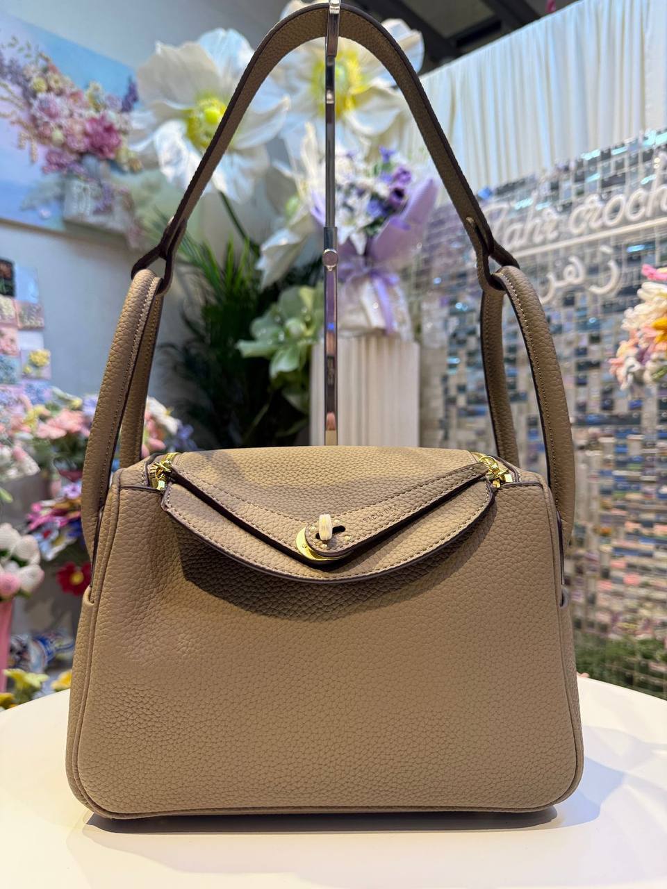 Hermes Lindy 
26cm
110 dhs🪙🌨️

Zain44
♥️♥️♥️