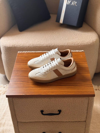 Christian Dior B01
*AAA quality*
*size:40 to 46* 
470 dhs🪙🌨️

Zain185
♥️♥️♥️