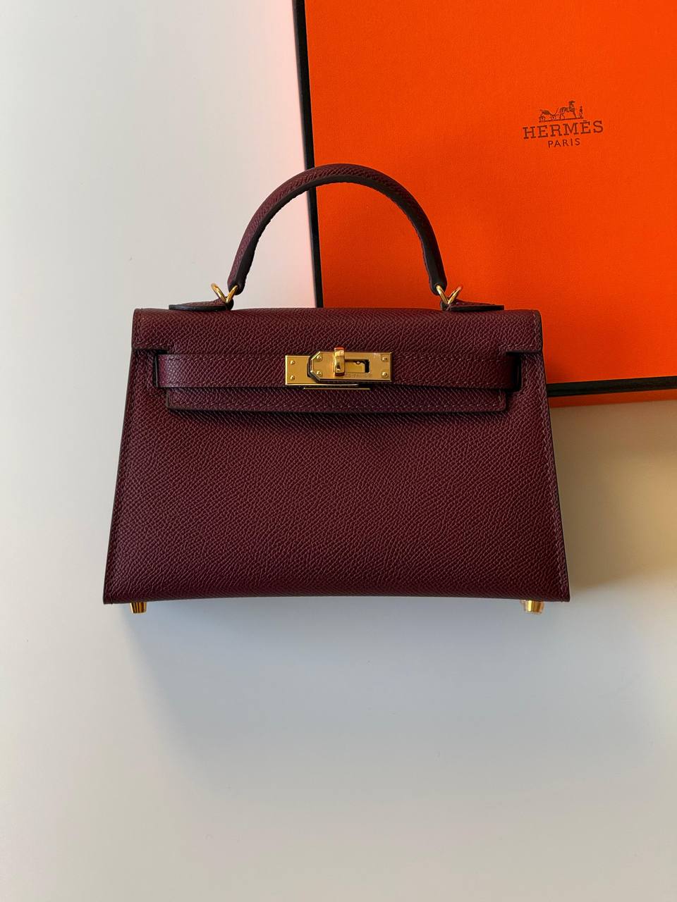 Hermes
minikelly 19cm💕
master quality😍with box❤️
340 dhs❤️💚❤️💚

Zain52
💚❤️💚