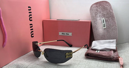 Miu miu

90 dhs🇦🇪🇦🇪

Zain182
♥️♥️♥️