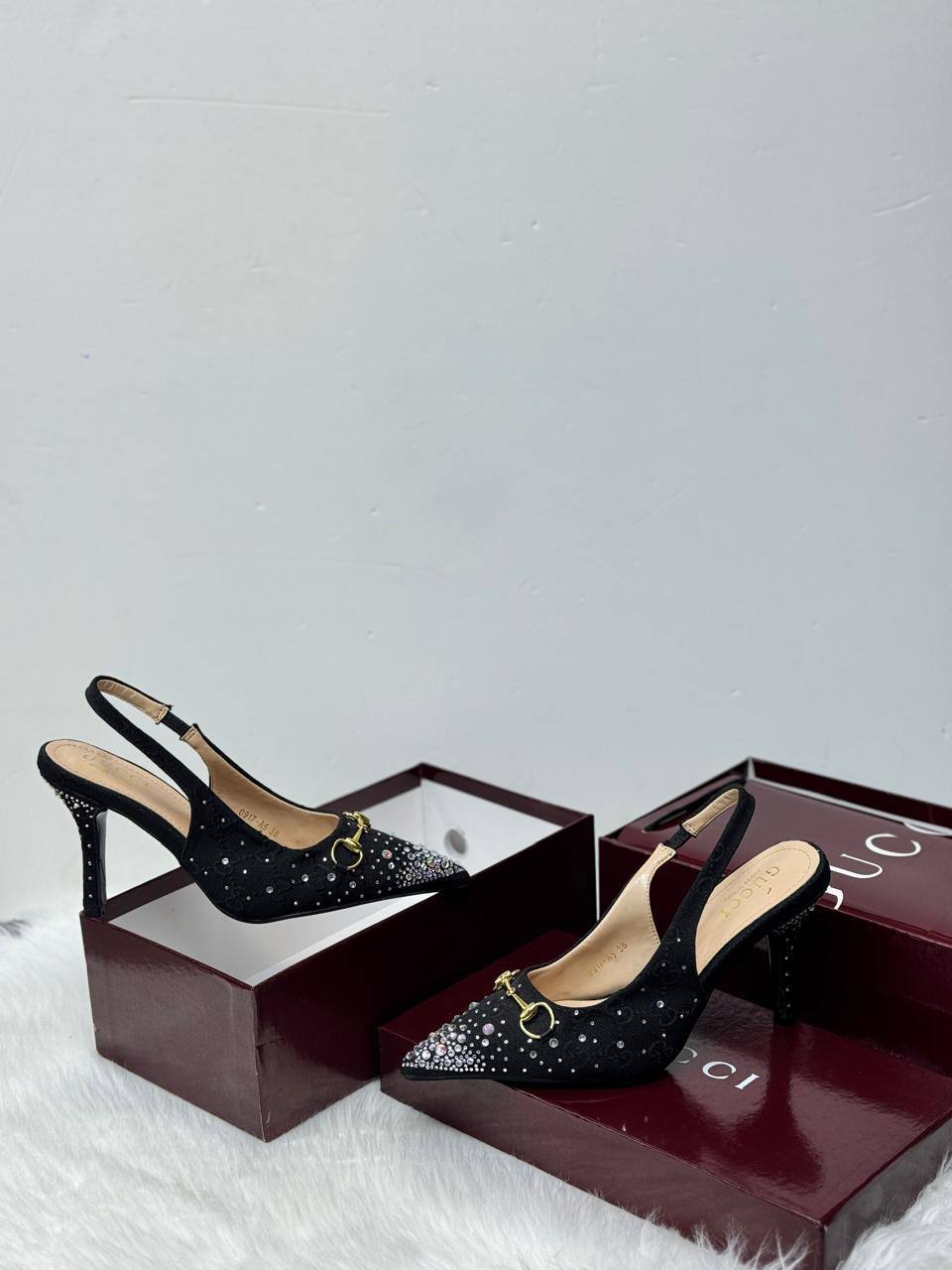 Gucci New arrived 
size 36 to 41
110 dhs❤️

Zain21
♥️♥️♥️