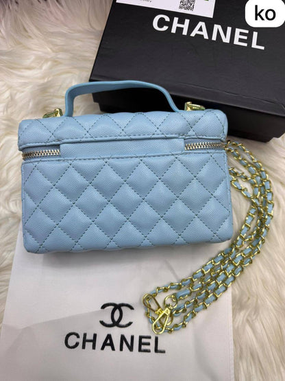 Chanel LP 

Size :  19 * 13  cm

80 dhs🪙💕

with box 🎁

Zain115
♥️♥️♥️