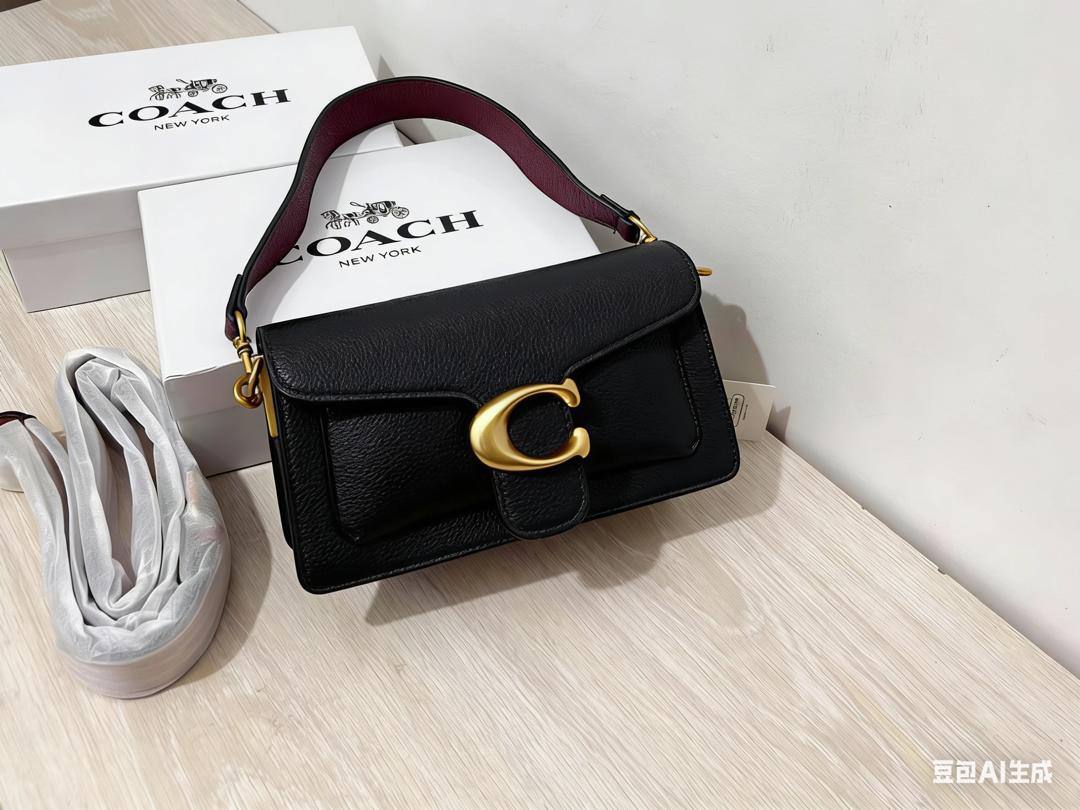 Coach
95 dhs❣️ 
high quality 

With box
🎁🎁🎁

22cm

Zain26
♥️♥️♥️