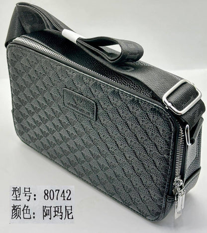 Bags
80 dhs✅

Zain182
♥️♥️♥️