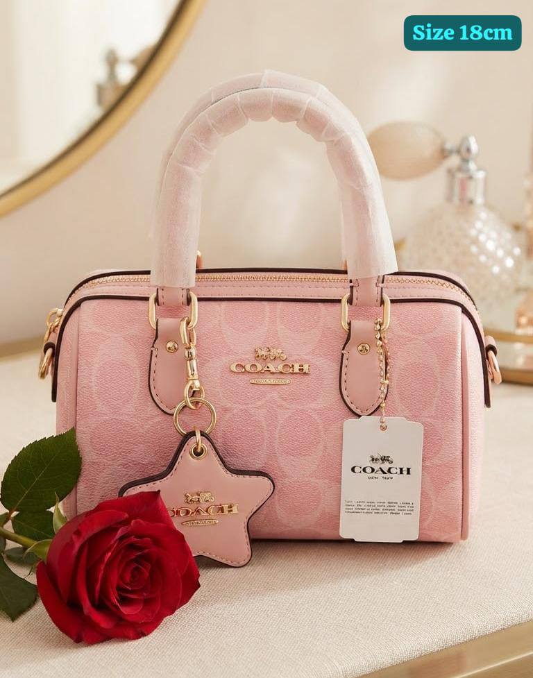 Coach 

Good quality 

with box 
105 dhs🇦🇪🇦🇪

Zain186
♥️♥️♥️