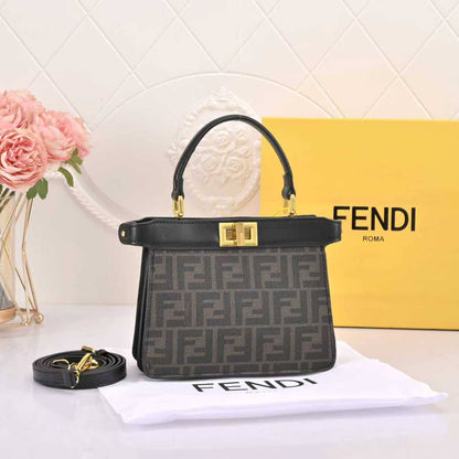 Fendi

100Dhs🇦🇪🇦🇪

Withbox

Zain26
♥️♥️♥️