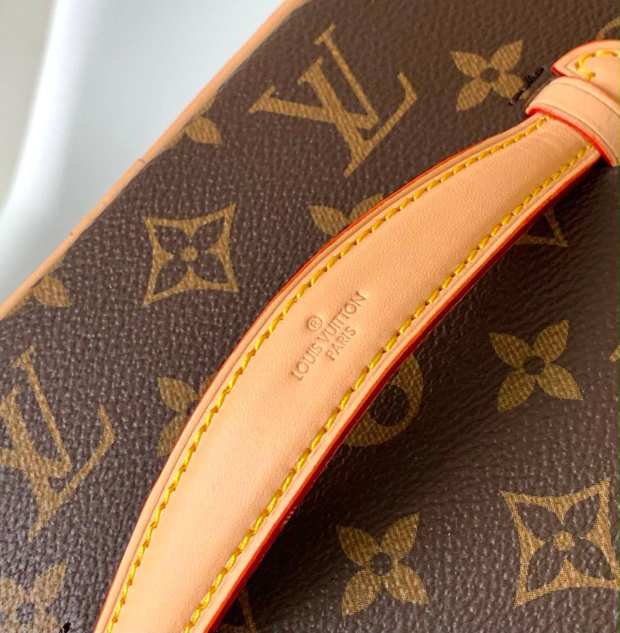 LV

Good QUALITY 

WITH BOX 

MEDUIM SIZE 110 DHS…..
SMALL SIZE 100 DHS……

Zain17
♥️♥️♥️