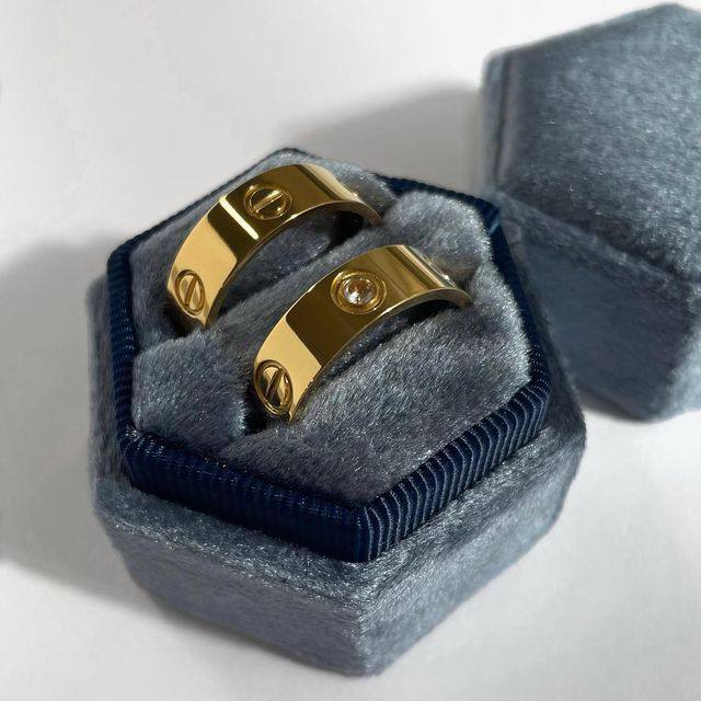 Cartier Ring
Non tarnished 
Size 
6,7,8,9
50 dhs❣️
normal Box 🎁

65 dhs❣️
Master Box🎁

Zain48
💙💙💙