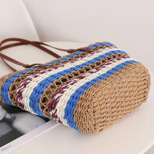LOEWE BEACH BAG 
GOOD QUALITY 
75 dhs💓

Zain17
♥️♥️♥️