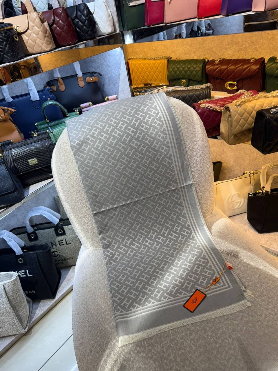 New
Cotton scarf 
45 dhs🪙🌨️

Zain93
♥️♥️♥️