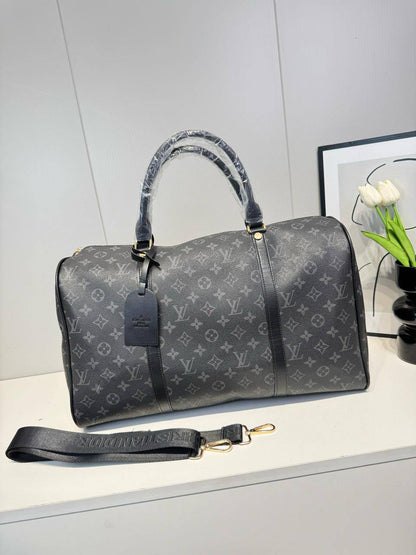 Chanel

47*29*16cm

100 dhs🇦🇪

Zain17
♥️♥️♥️
