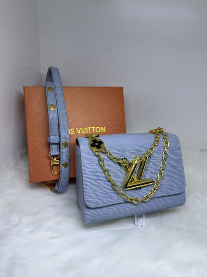 LV
95 dhs🗽

with box
🎁🎁🎁

Zain38
♥️♥️♥️