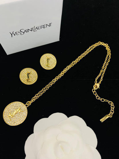 YSL SET
110 dhs🇦🇪
 *MASTER QUALITY*
*WITH NORMAL BOX AND PAPER BAG*🎁🛍️

Zain89
♥️♥️♥️