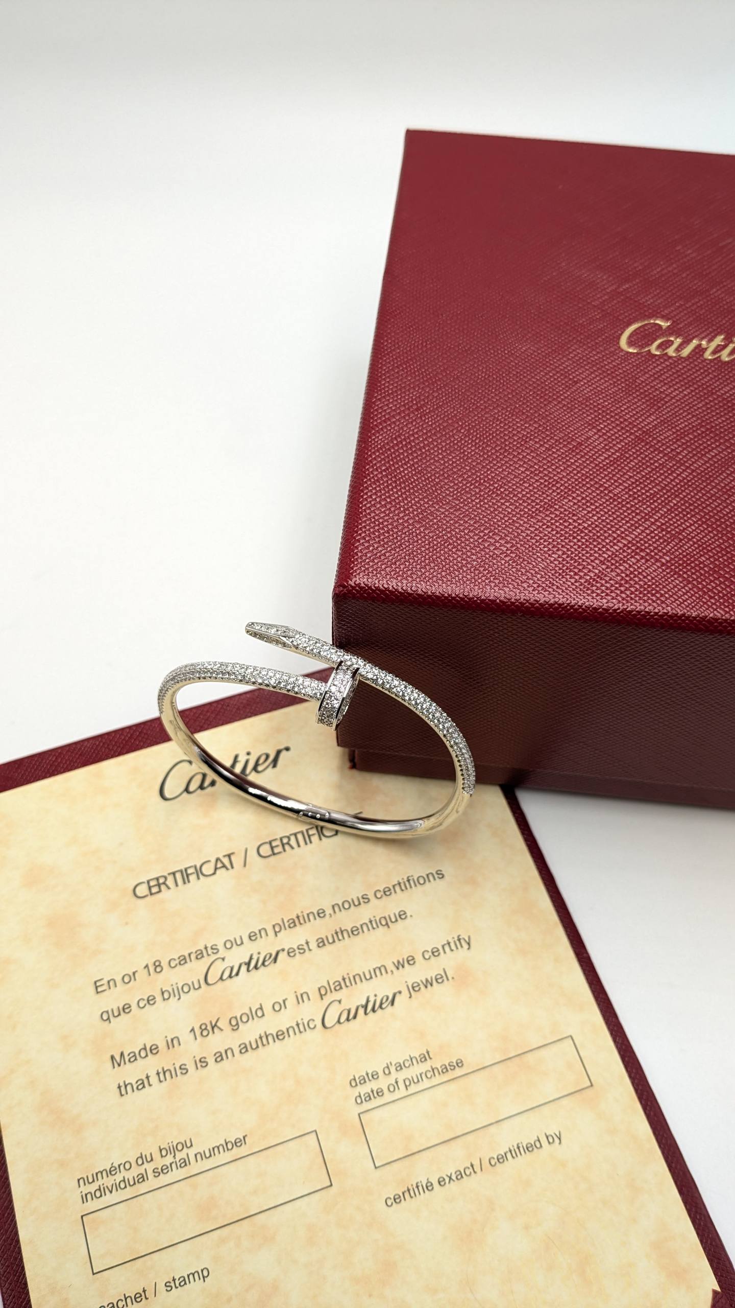 Cartier
*Master Quality* 
*Nail Braclate*
120 dhs✅ with Normal Box 🎁
140 dhs✅ with Good Box 🎁
170 dhs✅ with Master Box 🎁

Zain210
♥️♥️♥️
