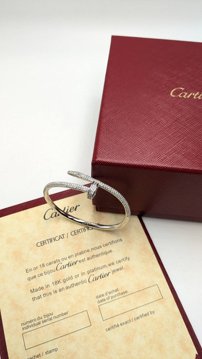 Cartier
*Master Quality* 
*Nail Braclate*
120 dhs✅ with Normal Box 🎁
140 dhs✅ with Good Box 🎁
170 dhs✅ with Master Box 🎁

Zain210
♥️♥️♥️