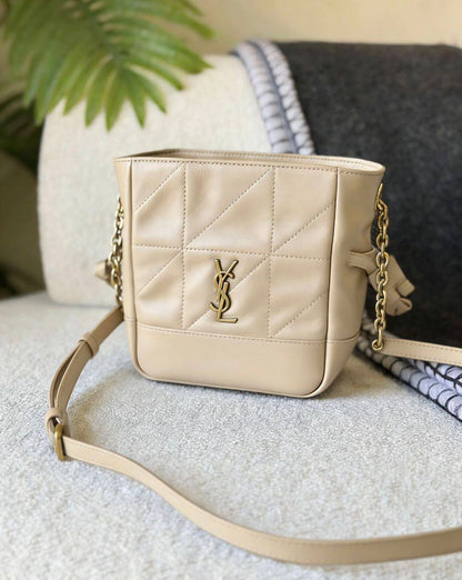 YSL
110 dhs🗽
SIZE：26×18×12.5cm
Good quality 

with box
🎁🎁🎁

Zain35
♥️♥️♥️