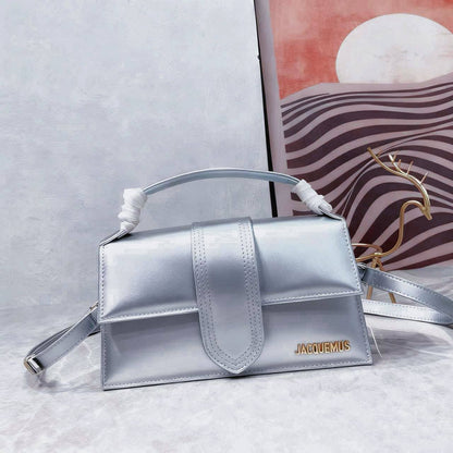 JACQUEMUS 
BIG SIZE NEW CAME GOOD QUALITY 

WITH BOX 
🎁🎁🎁

110 dhs🪙
SIZE: 24CM

Zain39
♥️♥️♥️