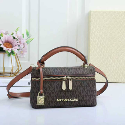 MK

with box🎁🎁🎁

good quality
95 dhs🇦🇪

Zain136
♥️♥️♥️