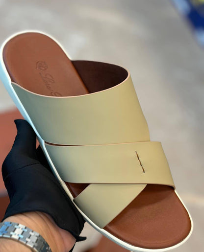 Loro piana 
slippers for men master quality 
290 dhs🌺
size available (40to46) 6to12

Zain59
♥️♥️♥️