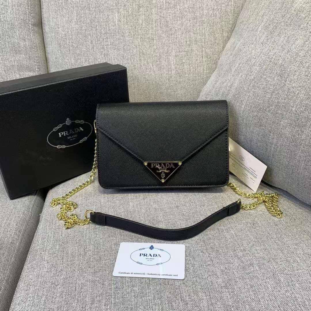 🎉 Offer 🎊  YSL / Prada
1⃣️ First quality +🎁
Size: 23 ~ 21  cm
70 dhs🪙🌺
with box 🎁
Limit Stock

Zain115
♥️♥️♥️
