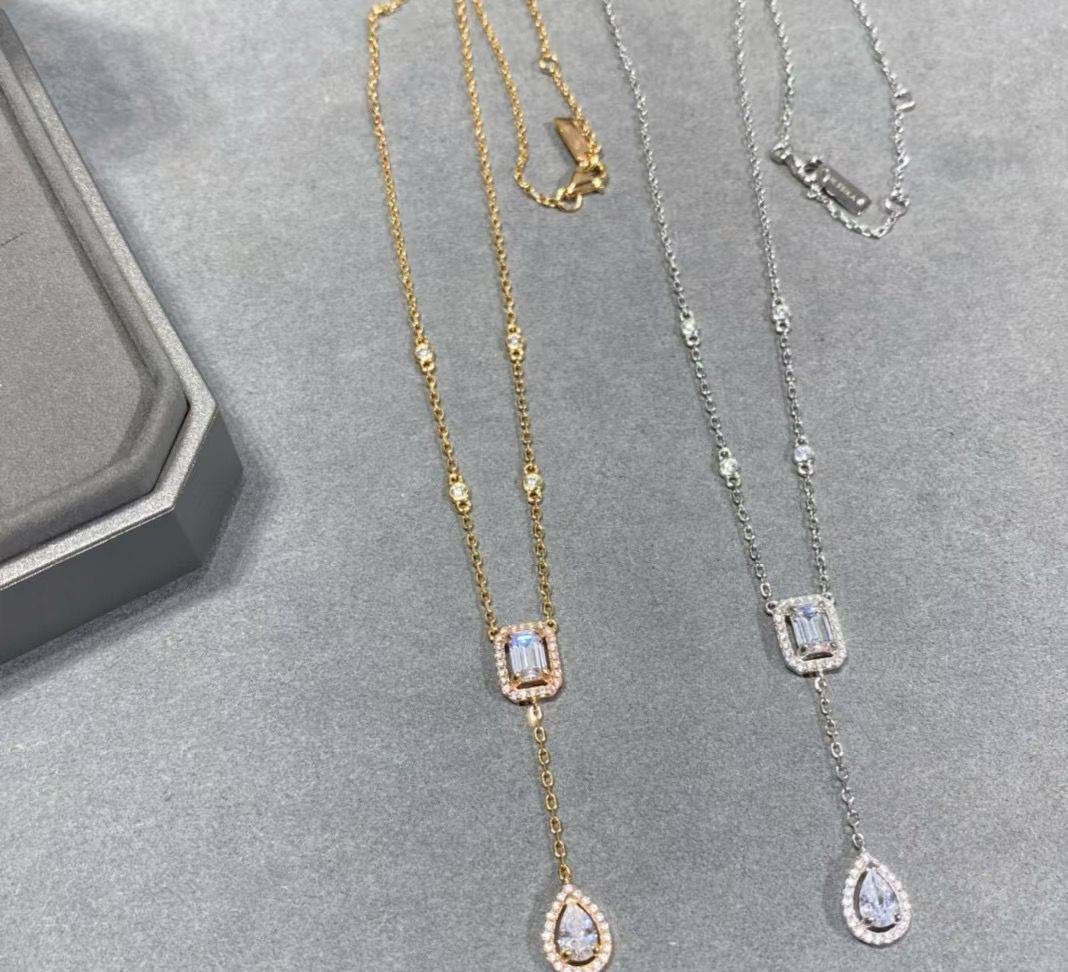 Messika ❤️‍🔥*
Necklace 🍁
Master quality 💯
With normal boxes 🗃️ 
70 dhs✅
With master box 📦 
100 dhs✅

Zain216
♥️♥️♥️