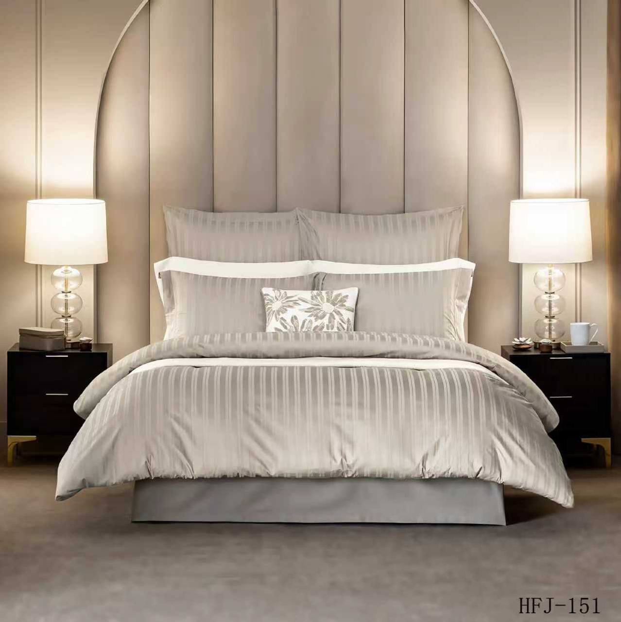 New collection 
Double line 
Cotton 
Hotels quality 
King size 👌👌cover set👌👌👌
1 cover 
1 bedsheets 
4 pillowcases 
110 dhs✅

Zain99
♥️♥️♥️