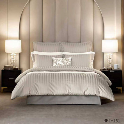 New collection 
Double line 
Cotton 
Hotels quality 
King size 👌👌cover set👌👌👌
1 cover 
1 bedsheets 
4 pillowcases 
110 dhs✅

Zain99
♥️♥️♥️