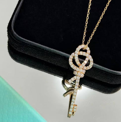 Tiffany ❤️‍🔥*
Necklace ✨
Master quality 🐦‍🔥
With normal boxes 📦 
55 dhs✅
With master box 🗃️ 
95 dhs✅

Zain216
♥️♥️♥️