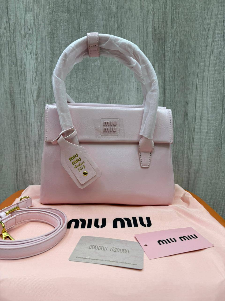 Miu miu

Good  QUALITY 

SIZE：25×10×17cm
100 dhs🇦🇪🇦🇪

Zain04
♥️♥️♥️